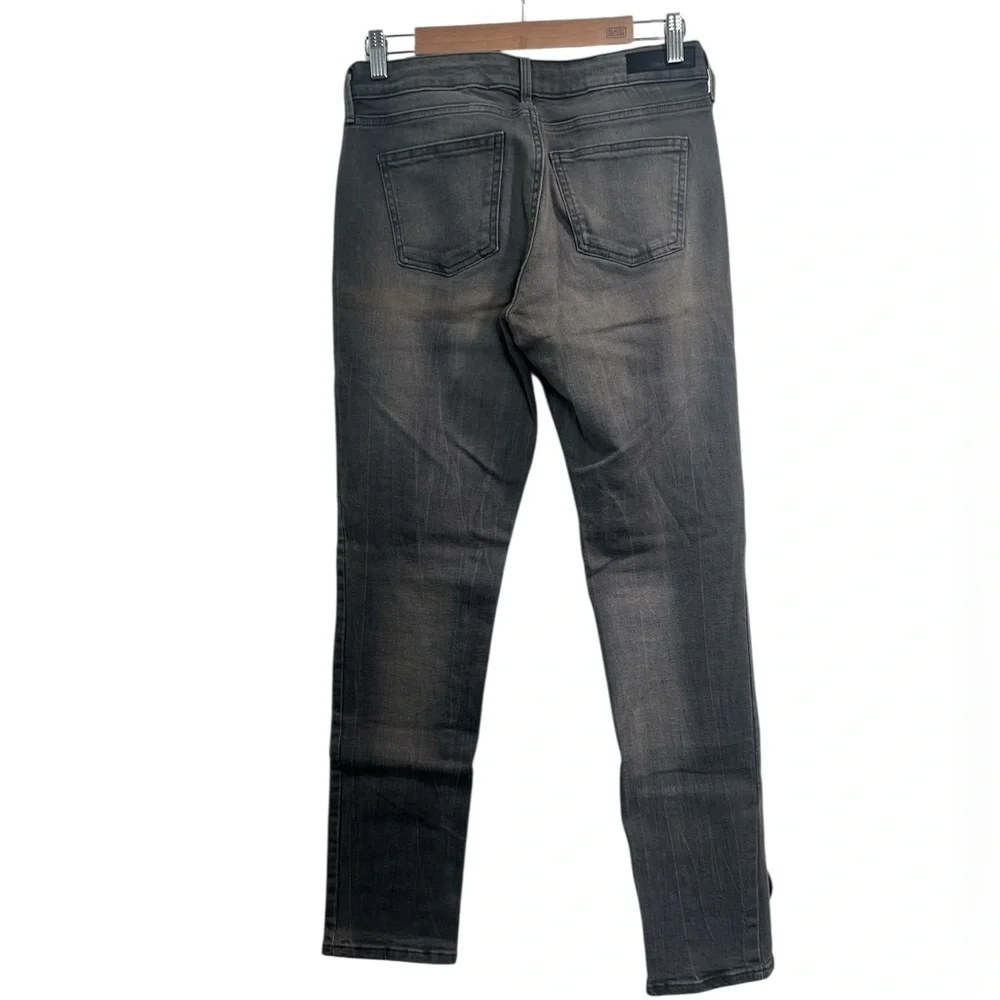 Calvin Klein chic versatile